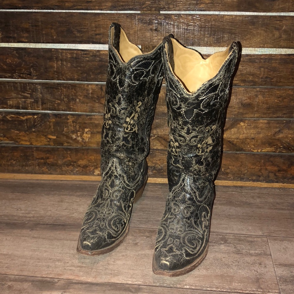 Corral boots